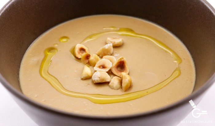 Crema de verduras con rebozuelos y champiñones